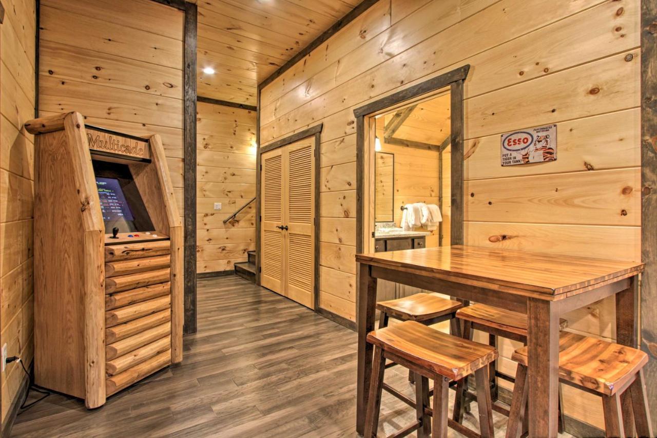 Luxe Cabin With Home Theater Less Than 2 Miles To Gatlinburg Exterior foto
