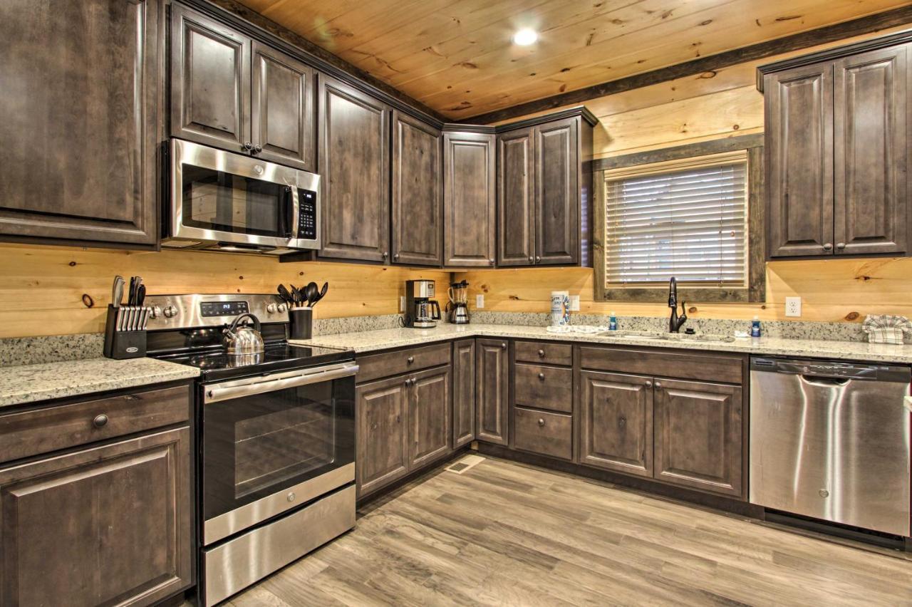 Luxe Cabin With Home Theater Less Than 2 Miles To Gatlinburg Exterior foto