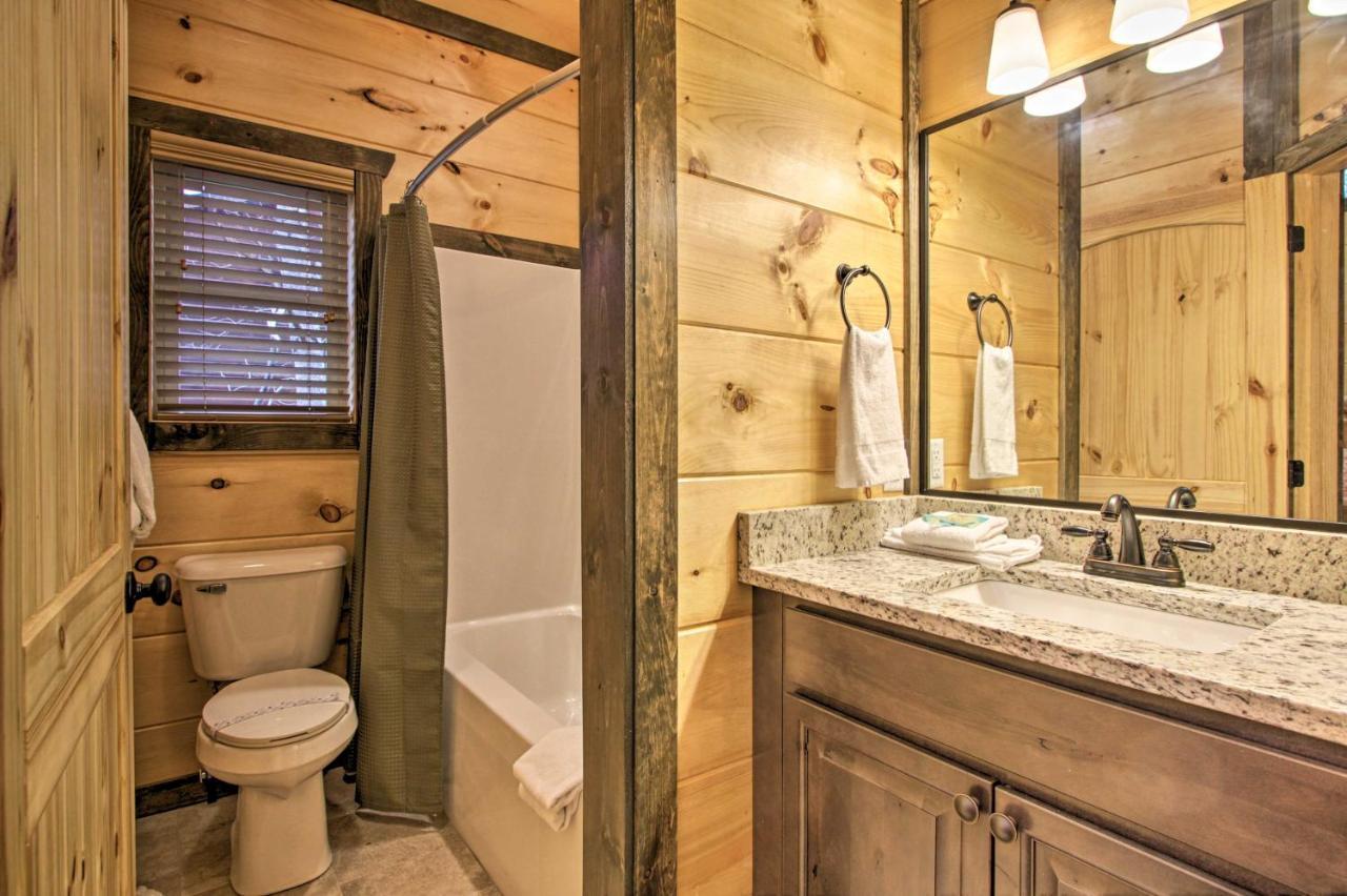 Luxe Cabin With Home Theater Less Than 2 Miles To Gatlinburg Exterior foto