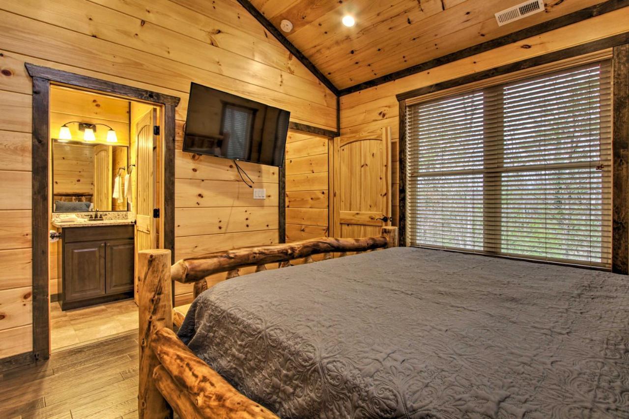 Luxe Cabin With Home Theater Less Than 2 Miles To Gatlinburg Exterior foto